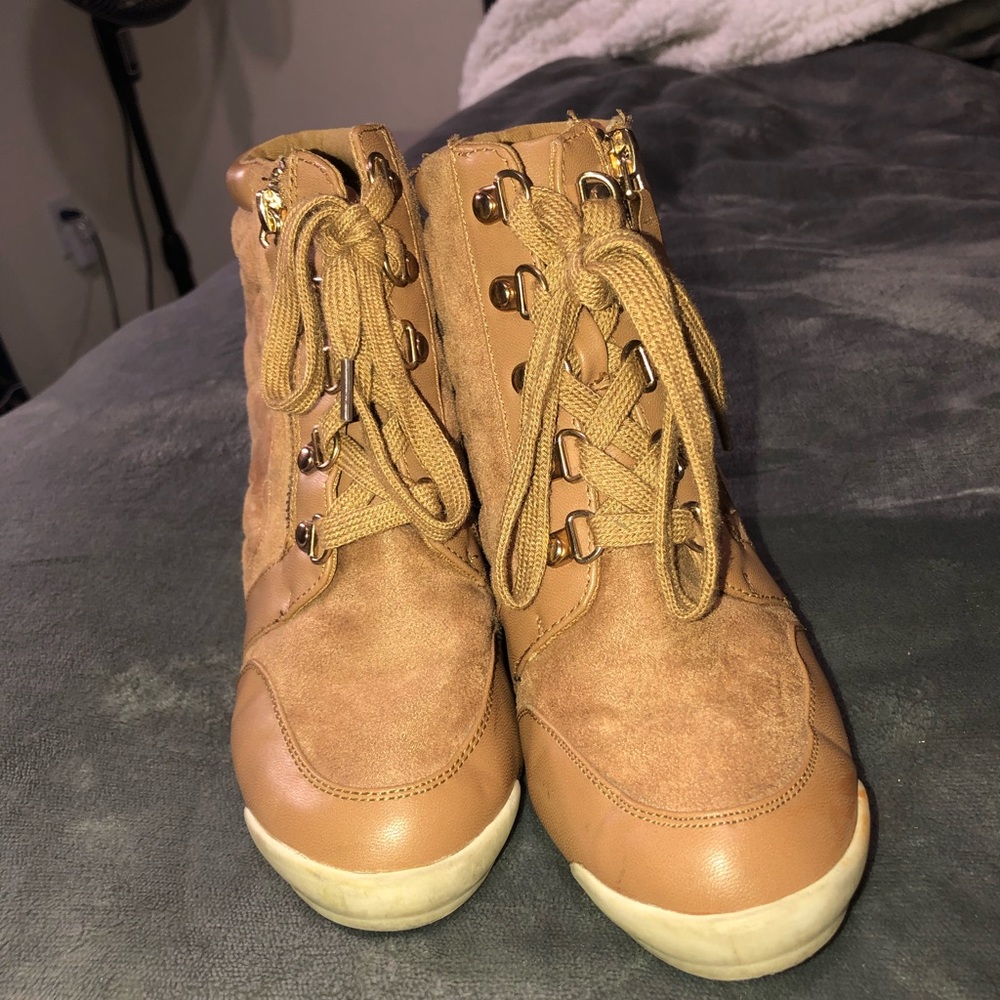 Shoes (Wedges) - Picture 2 of 2